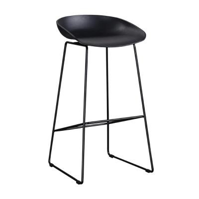 China Xingsheng modern European style iron metal art metal bar stool home cafe bar stool single living room bar chair for sale