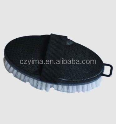 China Eco - Friendly Elliptical Plastic Horse Grooming Brush With Knob for sale