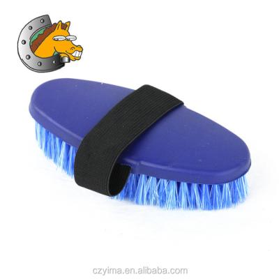 China Sustainable Oval Horse Body Brush With Rubber And Stiffen 6 Inch Grooming Brush for sale