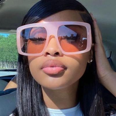 China Sports Sunglasses 2021 Big Sunglasses 17229 New Curved Shape Sunglasses Women Big Frame Square Beach Sunglasses for sale