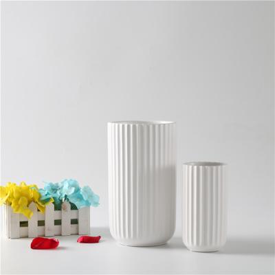 China Ceramic Vases Fine White Wedding Centerpieces Decoration Porcelain Vases Ceramic Elegance Ware for sale