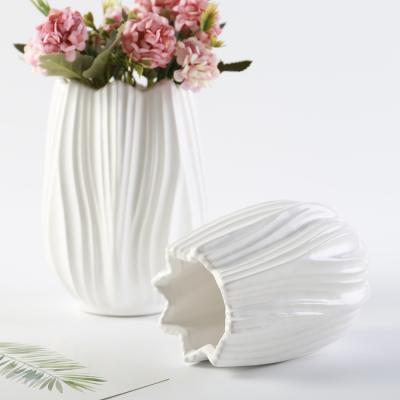 China Ware Ceramic Vases Wholesale High Quality Modern White Ceramic Flower Vase Home Decoration Vase for sale