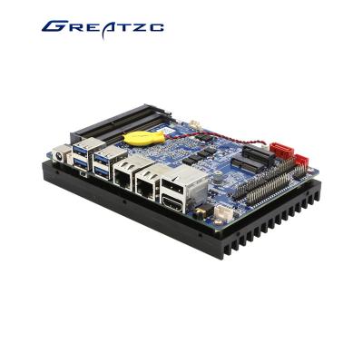 China All ZC35-WL-8145U Whiskey Lake-U Based Industrial Embedded 3.5Inch Motherboard Fanless Passive Cooling Design for sale