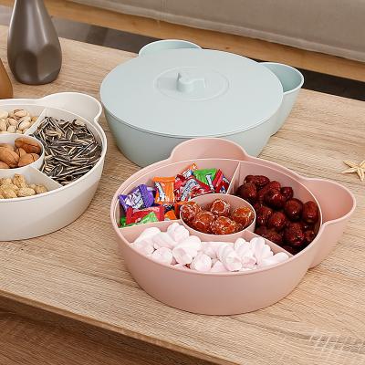 China Wholesale Disposable Candy Box With Lid And Compartment Portable Snack Cute Round Tray Fruit Box Bear Fruit Decoration Dry Tray for sale