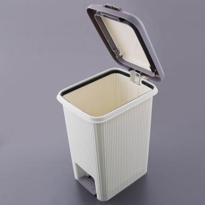 China Customized Viable Kitchen 10L Portable Indoor Manual Removable Indoor Rectangular Pedal White Plastic Trash Bin for sale