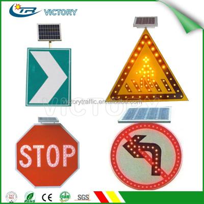 China Solar LED traffic light post/electronic signage/warning light VTR solar flashing sign for sale