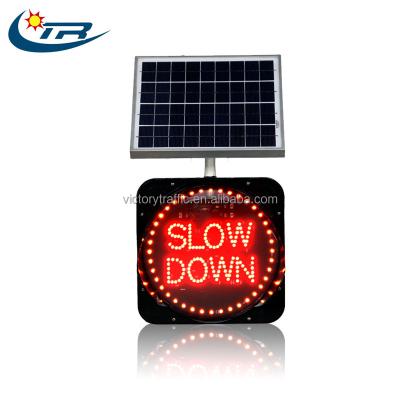 China Yellow Solar PC LED Traffic Light Flashing Light For Slowdown Warning for sale