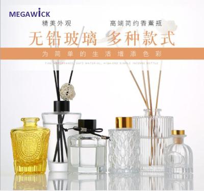 China Fashion Save 2020 Cheap Cork Top Decoration Diffuser Bottle, Home Indoor Glass Aromatherapy Bottle for sale