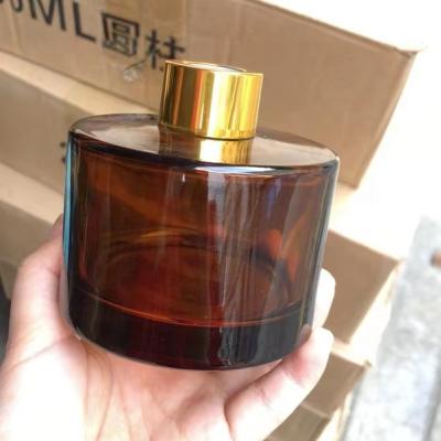 China Luxury Glass Reed Diffuser Jar Private Label Manufacturer 200ml Amber Diffuser Bottle Empty Brown for sale