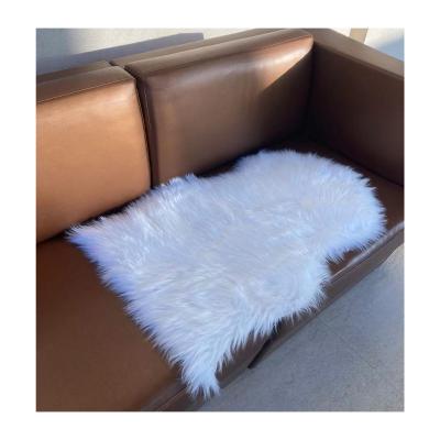 China Sale White Faux Sheepskin Fur Blankets Bedroom Blankets Rug Blanket Non-slip Warm Hairy Faux Fur Blanket for sale