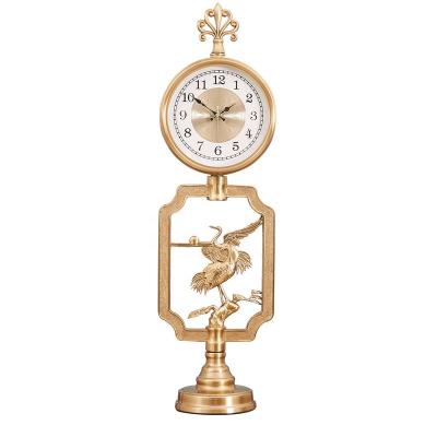 China Calendars 8-inch living room home fashionable retro desk clock American antique gold-plated Christmas gift modern simple desk clock for sale