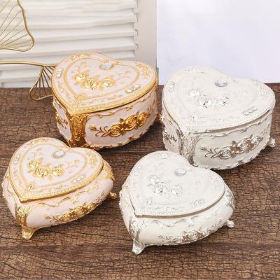 China European Classic Luxury High Quality Custom Jewelery Packaging Gold Metal Heart Jewelry Box With Mirror for sale