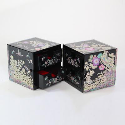 China Wooden high end mother of pearl inlaid handmade jewelry box for sale