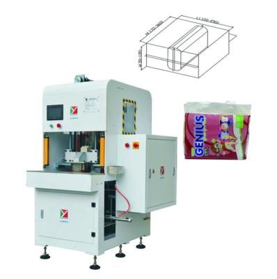 China The SEMI AUTOMATIC WET TISSUE PACKING MACHINE of hygiene products the SMALL SOFT TISSUE MACHINE for sale