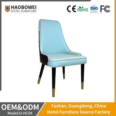 China Silla de comedor de cuero moderno para el hogar Muebles de comedor sin reposabrazos y personalizados en venta