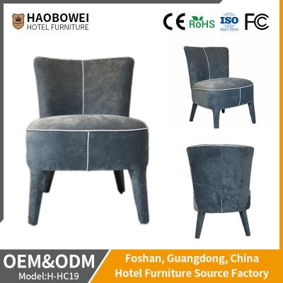 Chine Chaise de salle à manger d'hôtel à dos moyen Meubles en bois en velours gris glacé à vendre