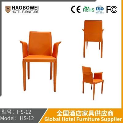 China Silla de comedor de cuero de silla de montura Moderno sencillo escandinavo ligero lujo italiano minimalista silla de cuero para el hogar Restaurante silla de hotel Negociaciones en venta