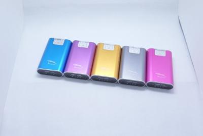 China Banco portátil 6600mAh del poder del metal USB de la cámara digital con la antorcha del LED en venta