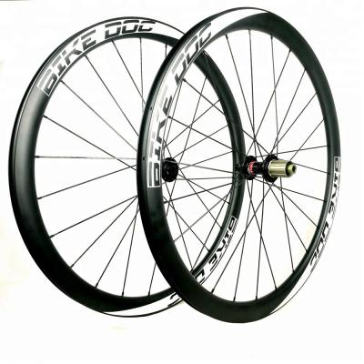 China Full carbon 38MM 792 carbon wheels 700c anvil 792 hub lock road bike wheel 700c center disc novatec for sale