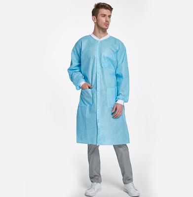 中国 S&J High Performance custom color design SMS Disposable Lab Coat With Knit Cuffs and Collar 販売のため