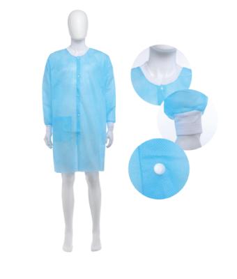 China PP Disposable Lab Coat Nonwoven Single Layer Knitted or Elastic Collar and Cuffs Front Button Fly Closure One Pocket Te koop