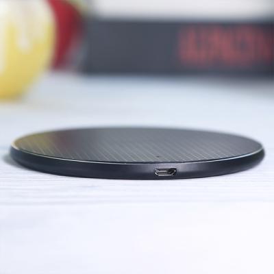 China New 2021 hot sale design metal alloy 10w fast charging mobile phone wireless charger for K8 for sale