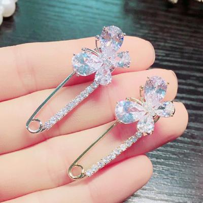 China Fashion High Quality Bee Rhinestone Pearl Animal Brooch Pin Accessories Jewelry For Women Brass Diamond Cubic Zircon Enamel Butterfly for sale