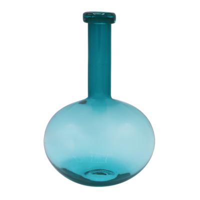 China Wholesale New Arrival Long Neck Vase 800ml Soda Lime Glass Green Vase For Home And Party Decoration for sale