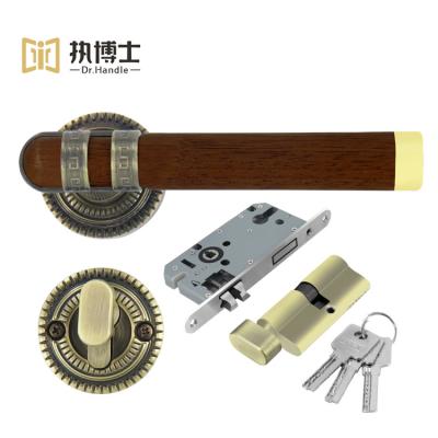 China Easy Installation Dr.Handle Antique Brushed Door Knob European Style Brass European Door Pulls With Locks For Home for sale