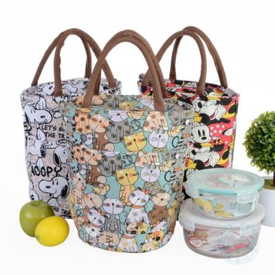 China Waterproof Thermal Lunch Tote Bag Fashion Lunch Bag Insulated Simple And New Custom Waterproof Food Lunch Bag For Kids for sale