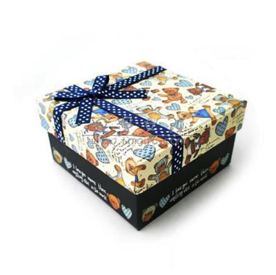 China Recycled Materials Fashion Boutique Decorative Cardboard Boxes , Gift Box Wholesale Printing for sale