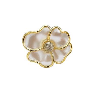 China Restaurant White Flowers Plum Blossom Napkin Storage Luxury European Classic Western Napkin Ring for sale