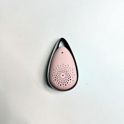 China Wearable Personal Air Purifier Air Ionizer And MINI Installation NO Filter Type For Healthy Breathing for sale