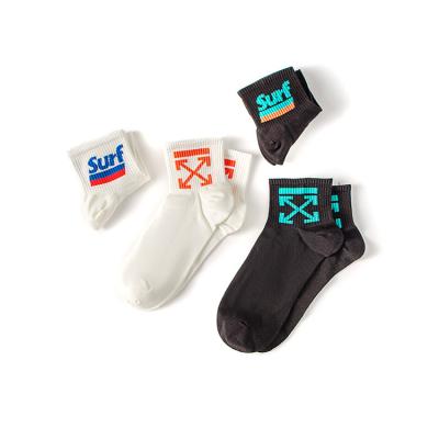 China Breathable factory sells black and white bamboo soft and comfortable fashion ankle sports socks for men for sale