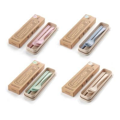 中国 Camping travel fork spoon chopsticks set plastic tableware portable wheat straw bio party customized cutlery set with ca 販売のため