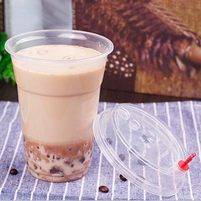 China 550ml pp clear plastic cups juice coffee cup with lids custom logo prInted zu verkaufen