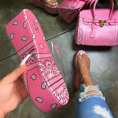 China Latest Fashion Trend Wedge Clear PVC Slide Sandals Matching Bags Women's Platform Sandals And Purse for sale