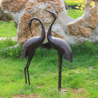 China Traditional metal crane in the garden sculpture metal bird for garden decoration latest style for sale