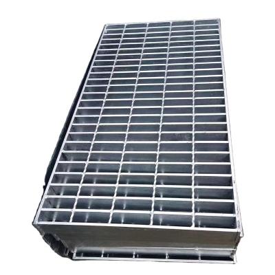 China Manufacturers Custom Galvanized Plain Weave Step Steel Grating Gutter Steel Deck Grating for sale