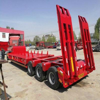 China Heavy Duty 3-Achsen Low Bed Lowboy Flatbed Semi-Trailer Truck mit hydraulischem Aufzug und Gänsenhals zu verkaufen