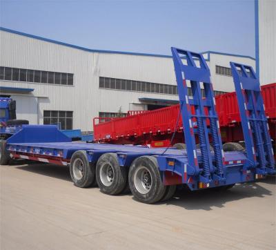 China 40FT Flat Bed Semi Truck for Gooseneck Excavator Tipping and Fuel Tank Cargo Delivery for sale