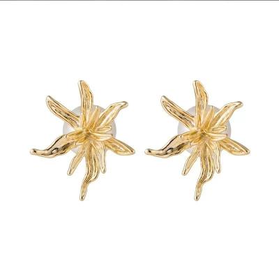 China FASHIONABLE Korean Fashion Designer New Metal Flower Pearl Earrings for sale