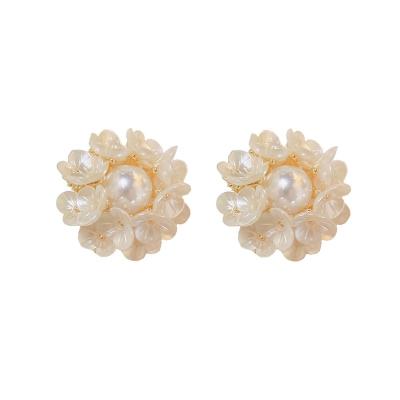 China Fashion Personalized Designer Shell Flower Pearl Earrings TRENDY for sale