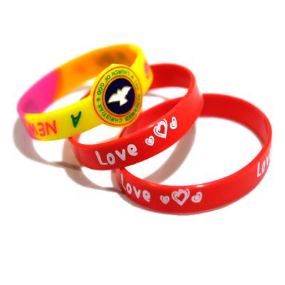 China 2021 FASHIONABLE silicone wristband maker design your own cheap custom custom logo silicone wristband for sale