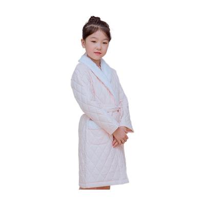 China Thermal children at home use the bathrobe of the new winter fleece sherpa bathrobe child 3-layer contrast quilted collar for sale