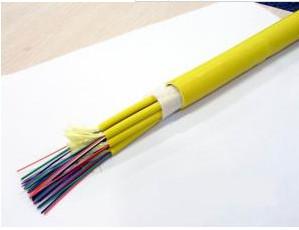 China FRP protegió el cable de descenso del cable de fribra óptica FTTH fácil atascar el cable del inddor en venta