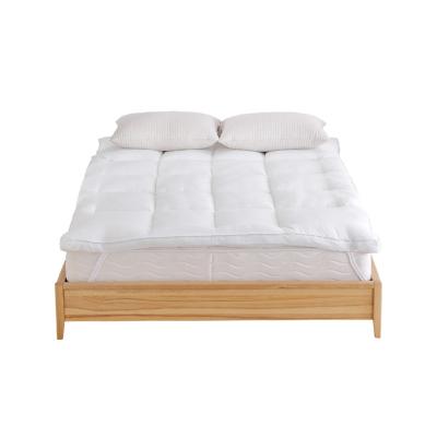 China Waterproof Custom Size With Elastic Band Soft Polyester Microfiber Down Mattress Topper for sale