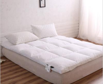 China Soft Folded Hotel Quilted Down And Feather Mattress Bed Topper for sale