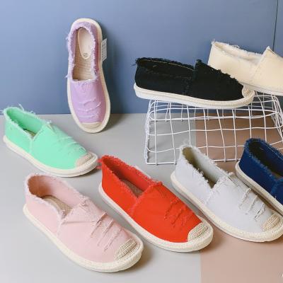 China Fashion Trend Women Canvas Shoes Loafer Lady Flat Shoes Women Customized Casual Walking Shoes for sale