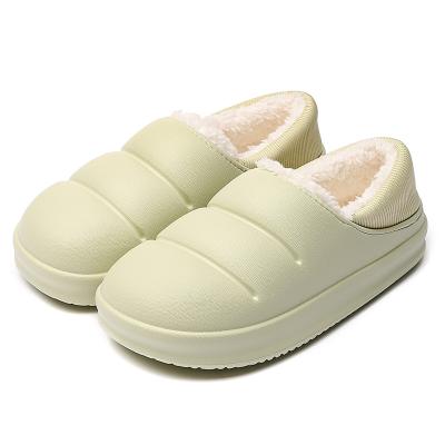 China Inner bag of new lightweight waterproof cotton slippers with plush outer use couple household cotton slippers for sale